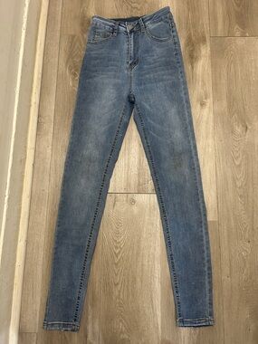 SHEIN Light Blue High-Rise Skinny Jeans